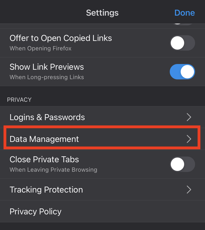 iOS için Firefox'ta ayarlar menüsünün veri yönetimi düğmesi vurgulanmış olarak gizlilik bölümü.